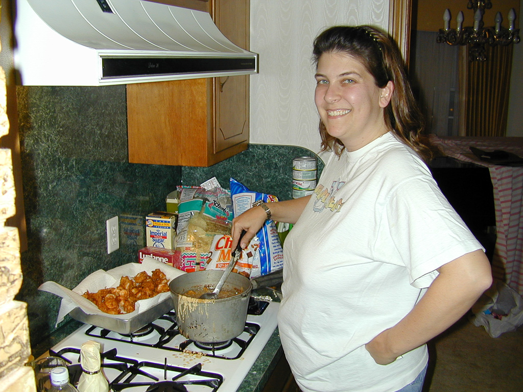 Scherre frying shrimp