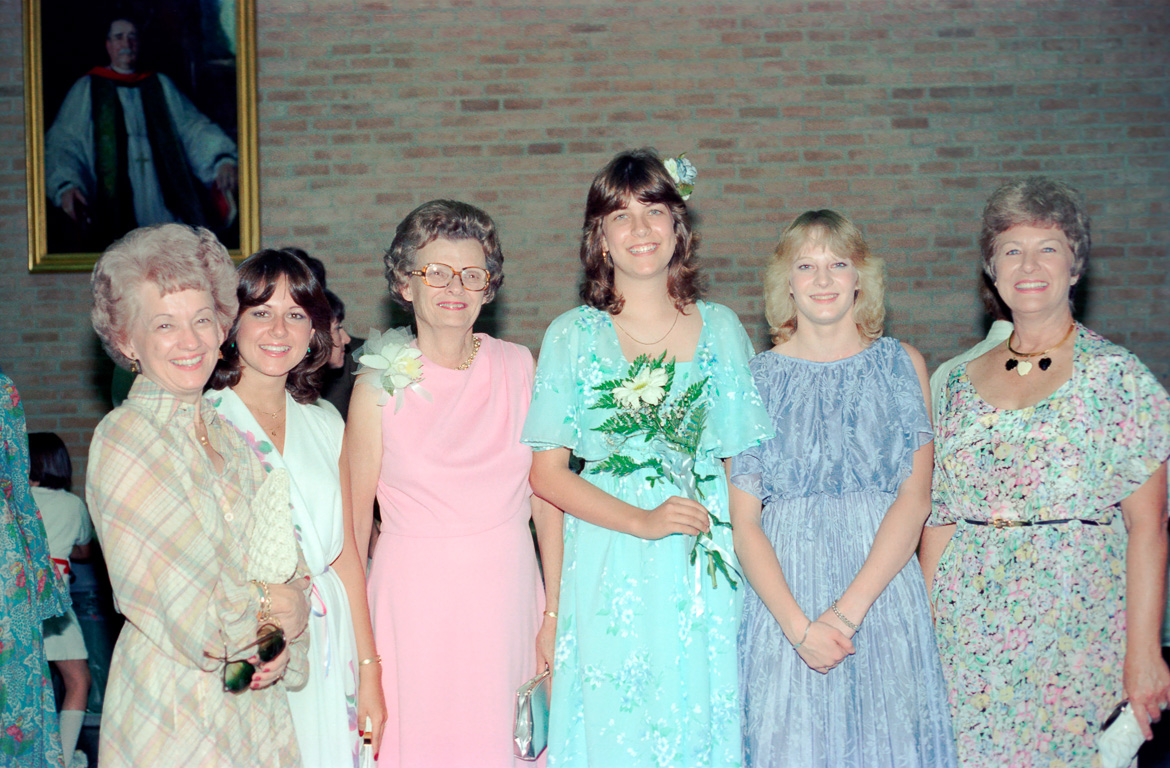 Rosemary, Cathy, Mom, Scherre, ? & Mrs. M.