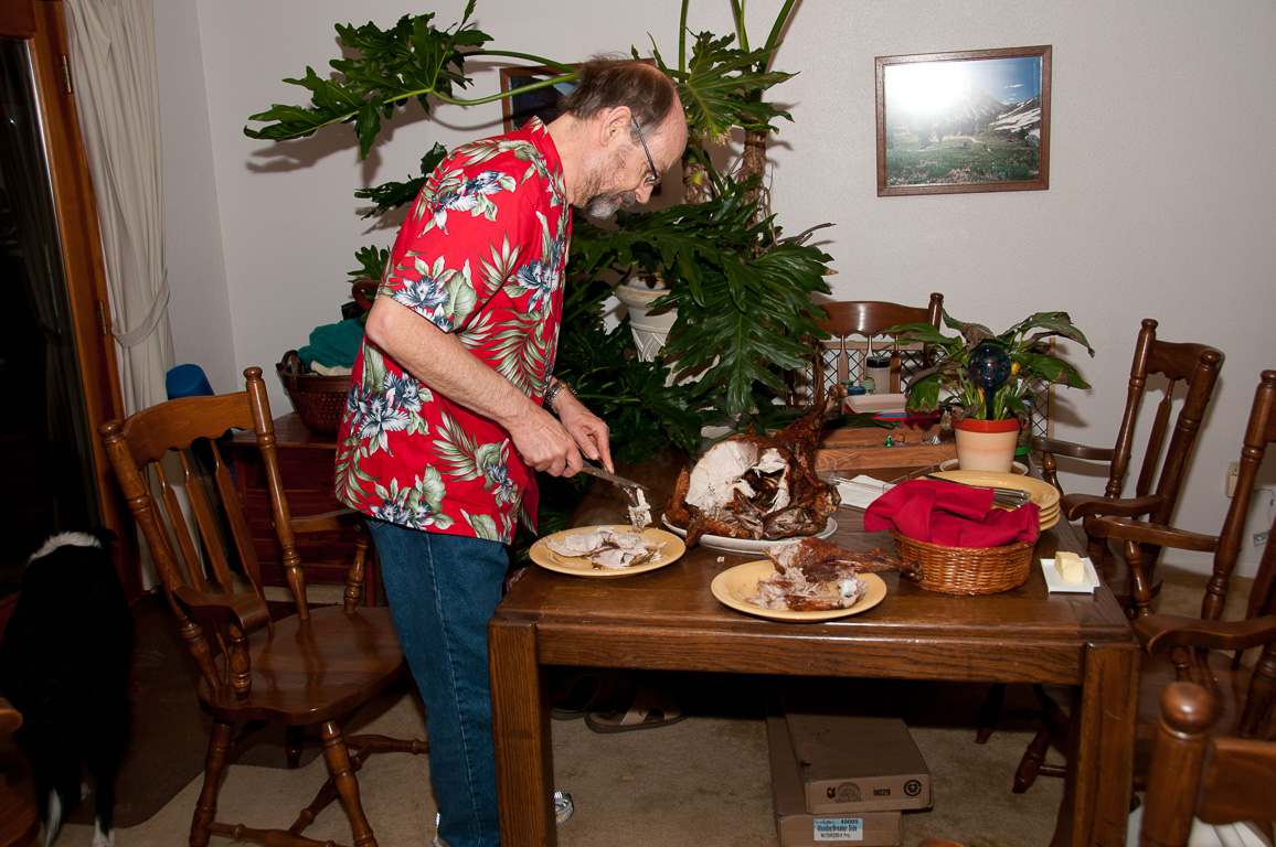 Ed carving the turkey