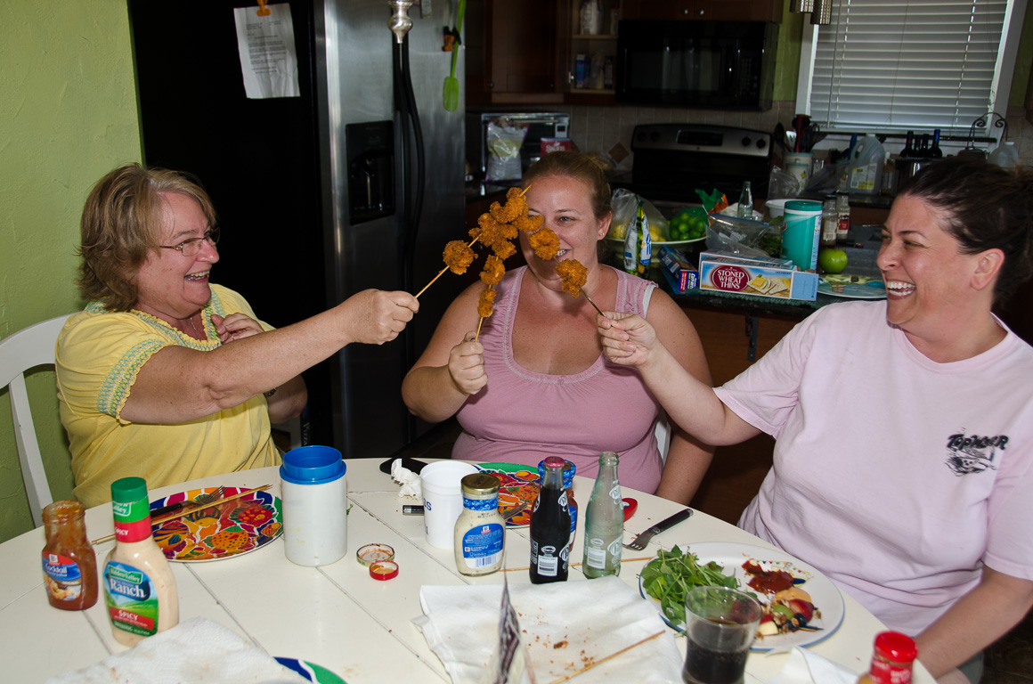 Martha, Kristy & Scherre eating fried shrimp